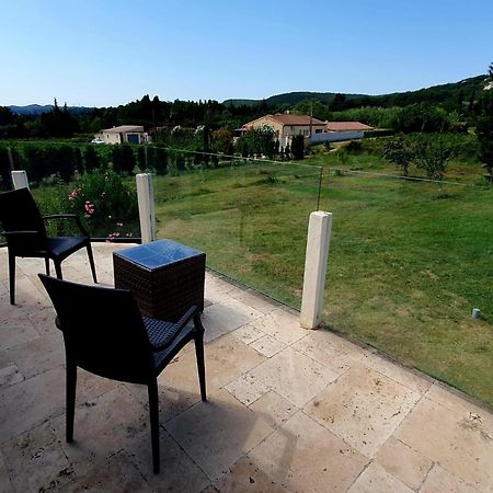 شقة Superbe Chambre Avec Terrasse, Parking Prive, Jardin, Calme, Climatisation, 10 Mn Pont Du Gard #7 روشيفورْ دو جارْ المظهر الخارجي الصورة