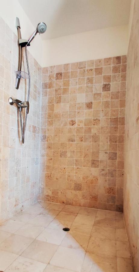 شقة Superbe Chambre Avec Terrasse, Parking Prive, Jardin, Calme, Climatisation, 10 Mn Pont Du Gard #7 روشيفورْ دو جارْ المظهر الخارجي الصورة