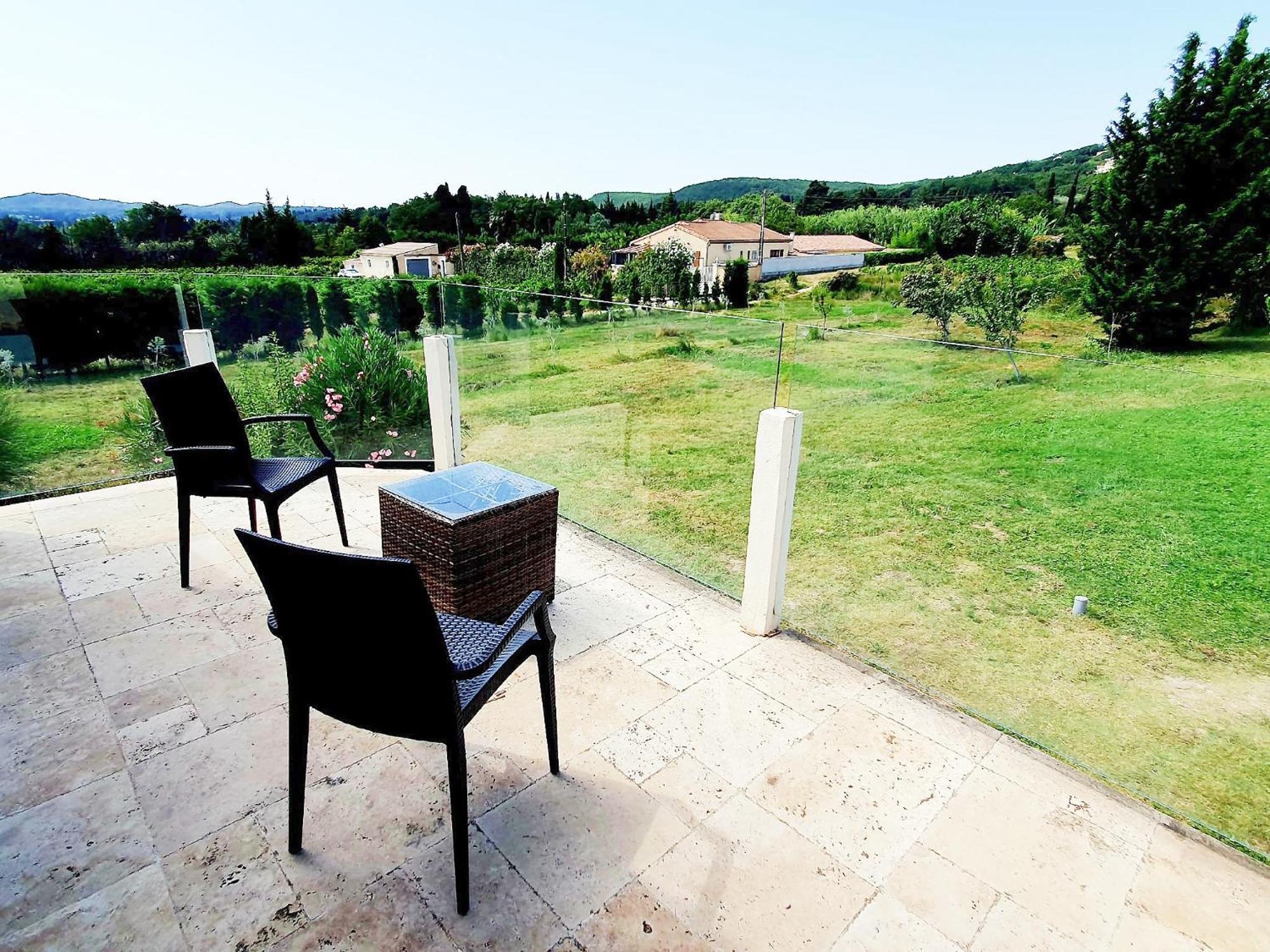 شقة Superbe Chambre Avec Terrasse, Parking Prive, Jardin, Calme, Climatisation, 10 Mn Pont Du Gard #7 روشيفورْ دو جارْ المظهر الخارجي الصورة